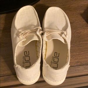 Hey dude shoes